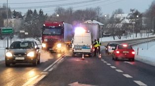 "Trzeźwy poranek" w powiecie sandomierskim. Kierowca tira z alkoholem w organizmie zatrzymany po przejechaniu ponad 80 km