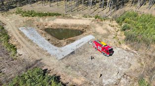 Strażacy sprawdzili dostęp do wody - zanim las stanie w ogniu