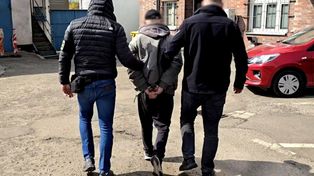 Karetka zamiast ratunku, agresja zamiast wdzięczności. 33-latek zaatakował ratowników