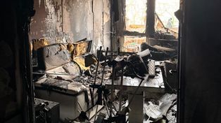 Pożar mieszkania w Płocku – rodzina bliźniakami straciła wszystko. Trwa zbiórka!