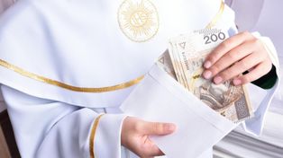 Czyje są pieniądze z komunii? Prawniczka wyjaśnia!