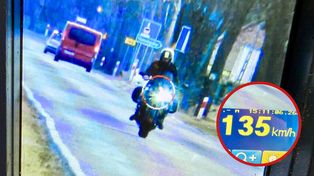 Motocyklista pędził 135 km/h. Stracił prawo jazdy