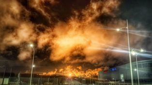 Łuna nad Chomętowem postawiła służby na nogi. Pożaru nie było – to widoczne płomienie z ORLENU!