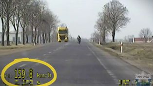 Motocyklista jechał 159 km/h przy ograniczeniu do 90. Stracił prawo jazdy przez nowe przepisy!