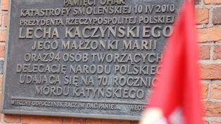 16. rocznica katastrofy smoleńskiej. We Włocławku oddano hołd ofiarom