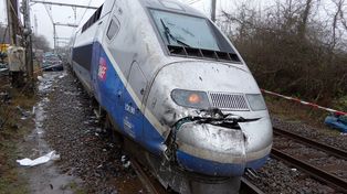 Tragiczny poranek we Francji. Pociąg TGV zderzył się z ciężarówką, nie żyje maszynista