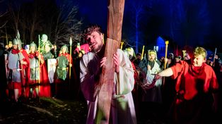 Misterium Męki Pańskiej odtworzono po latach przerwy w Gostkowie [fotorelacja]