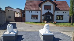 Odnowione lwy odzyskały blask w Margoninie