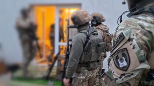 Wielka obława na złodziei samochodów. Policja rozbiła gang, który wyłudził prawie 2 miliony złotych