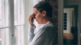 Żałoba zmienia pracę mózgu. Skutki odczuwamy nie tylko emocjonalnie