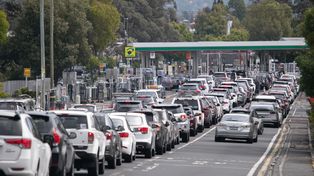 "Puste dystrybutory i ceny blisko 3 dolarów – Australia pogrąża się w kryzysie paliwowym"