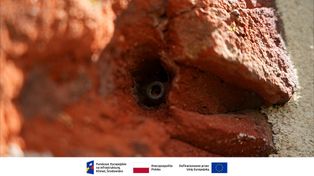 Renowacja odsłania przeszłość. Ślady walk z 1920 roku na zamku w Płocku