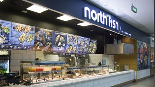 Upadek znanej sieci restauracji. North Fish i John Burg w kryzysie, setki osób zagrożonych utratą pracy