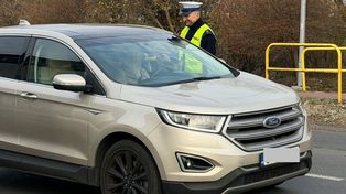 Poszukiwany listem gończym zatrzymany podczas kontroli drogowej. Prosto z drogi trafił do aresztu