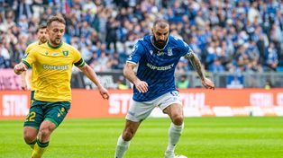 Grad goli w Poznaniu. Lech Poznań traci zwycięstwo w szalonym meczu z GKS Katowice