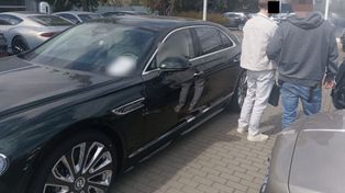 Fałszywy "dyrektor" po luksusowe auto. Policja zatrzymała 23-latka przy odbiorze Bentleya