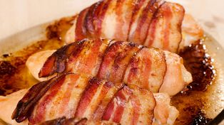 Grillowy hit lata: soczyste kąski z kurczaka w boczku