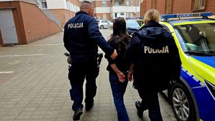 Atak na kuriera i narkotyki w mieszkaniu. Błyskawiczna akcja policji w Chojnowie