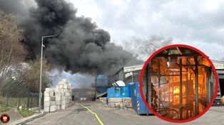 Poważny pożar sortowni w Chojnicy: Trwa walka z ogniem na składowisku odpadów