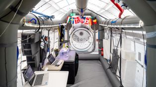 Poczuć się jak astronauta w kosmosie. W miasteczku uniwersyteckim stanęła stacja kosmiczna