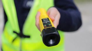 Nietrzeźwy na hulajnodze w Płocku. 36-latek z prawie 1,5 promila ukarany mandatem 2500 zł!