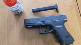 Strzał w tył głowy po groźbach. 44-latek zatrzymany przez policję