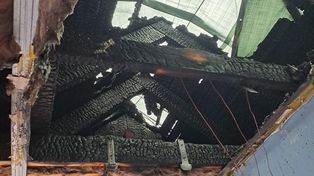 Pożar zabrał małżeństwu dach nad głową. Sąsiedzi zorganizowali zbiórkę!