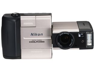 Nikon Coolpix 900