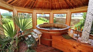 Women's Day 2020 Guesthouse Topór - HOT TUBE, fire place, RELAX