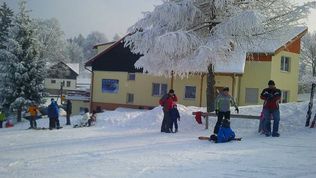 Narty, Snowboard Pokoje i apartamenty Domino
