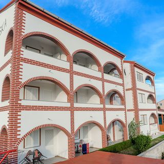 Apartmanok Medencével Caska, Pag - 3085 Caska (4)