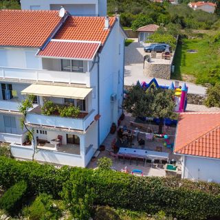 Apartmanok Parkolóhellyel Palit, Rab - 4971 Palit (2)