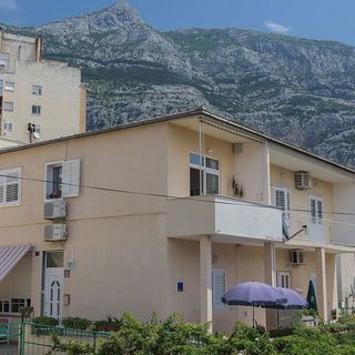Apartmanok Parkolóhellyel Makarska - 15375 (2)