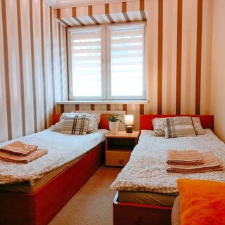 GOŚCINIEC NAD SAWĄ Handzlówka (5)