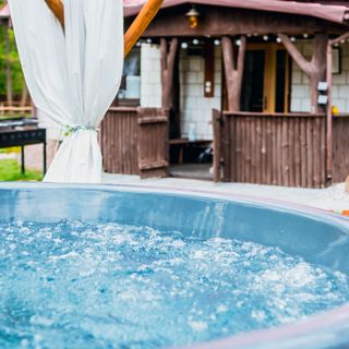 Ranczo w lesie - domki z jacuzzi Ożarów (4)