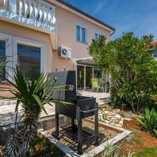 Holiday home Nika Linardići (5)