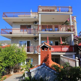 Apartmanok Parkolóhellyel Seget Vranjica, Trogir - 12760 Seget Vranjica (2)