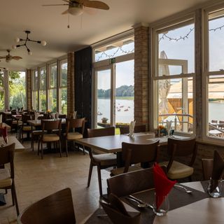 Vizafogó Panzió és Étterem Baja (2)