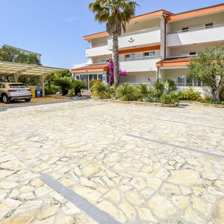 Apartments Aurel Rogoznica (5)