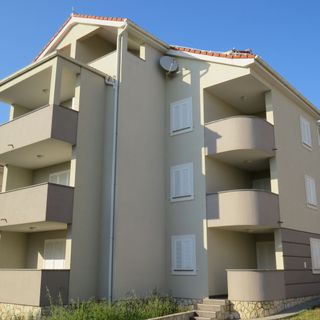 Apartment Denis Novalja (2)