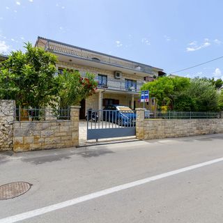 Apartments Vanja Arbanija (3)