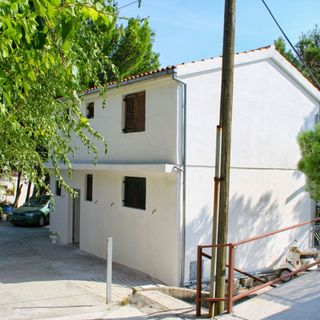 Apartmanok Parkolóhellyel Marusici, Omis - 956 Marušići (3)