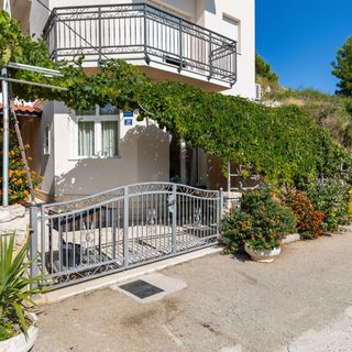 Apartmanok Parkolóhellyel Zavode, Omis - 12075 Zavode (4)