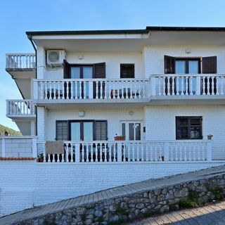 Apartmanok Parkolóhellyel Banjol, Rab - 16082 Banjol (3)