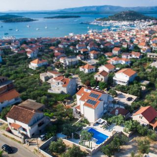 Apartmanok Családok Részére Medencével Murter - 16655 (3)