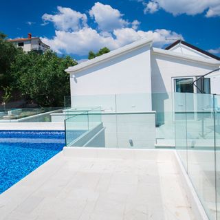 Ház Családok Részére Medencével A Tenger Mellett Okrug Donji, Ciovo - 17587 Okrug Donji (2)