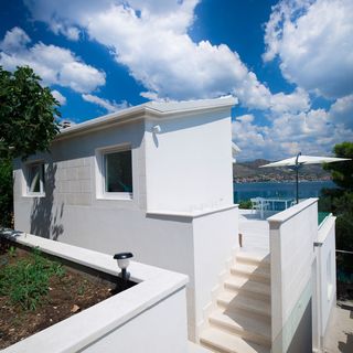 Ház Családok Részére Medencével A Tenger Mellett Okrug Donji, Ciovo - 17587 Okrug Donji (3)