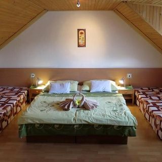 Rekreačný dom Strečno (3)