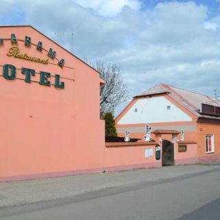 Hotel Swami Mělník (2)