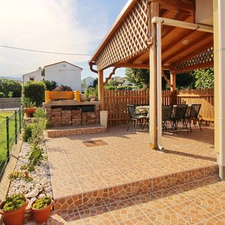 Apartman Bebek Baska (2)